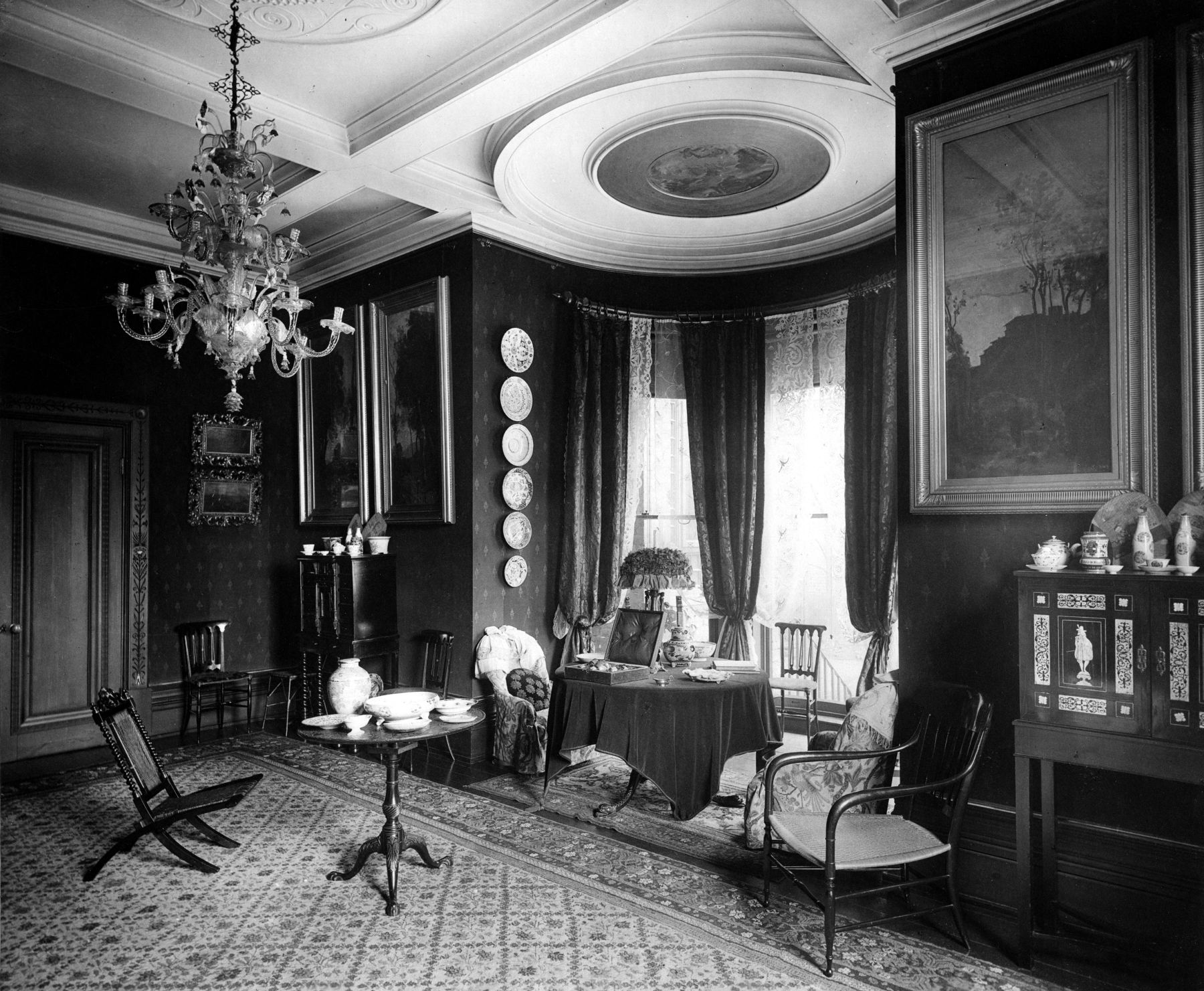 The-Drawing-Room-in-Leighton-House.-Bedford-Lemere-Co.-1895.-small-image-1.jpg