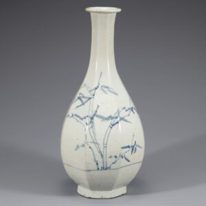 Faceted bottle with bamboo design, early 18th century, porcelain with underglaze cobalt blue. National Museum of Korea. National Treasure.